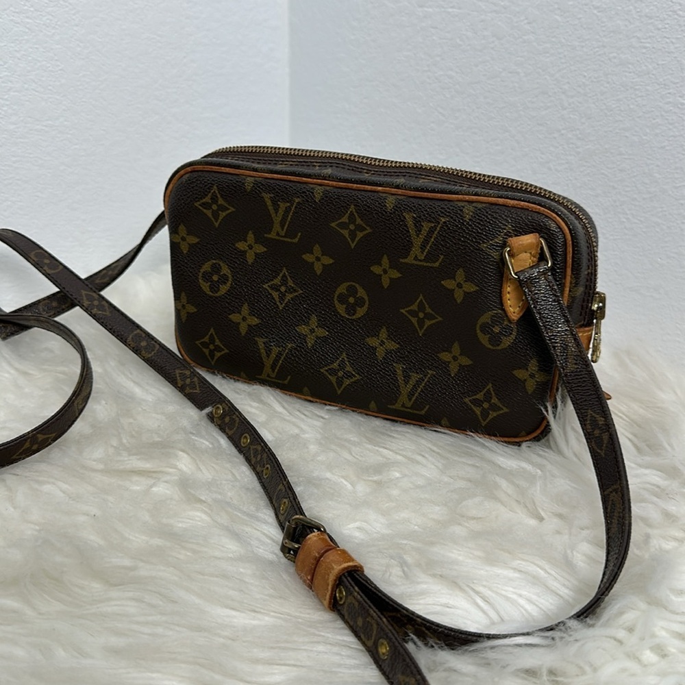 💯 Authentic Louis Vuitton Monogram Pochette🍀 - Picture 3 of 17